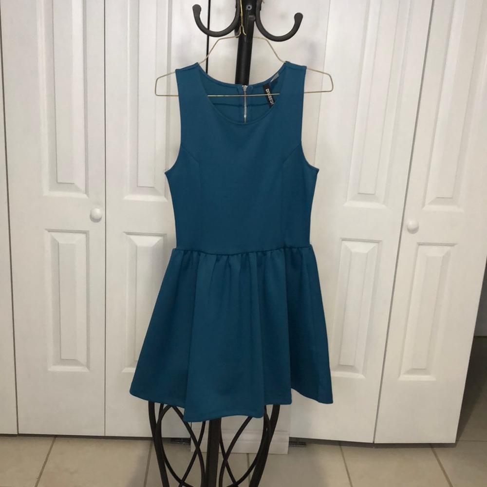 Size XS Solid Blue/Teal Dress